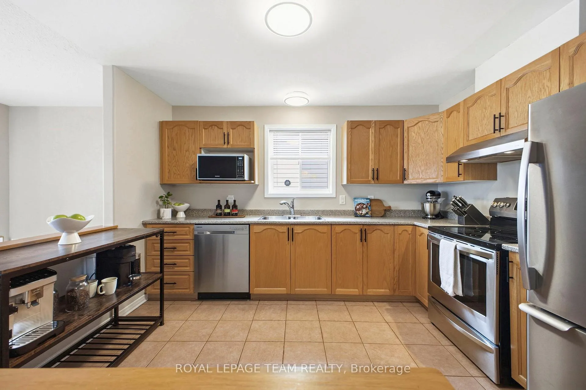 Photo 12 of 85 Splinter Crescent, Ottawa, Fairfield Heights — HOMEH