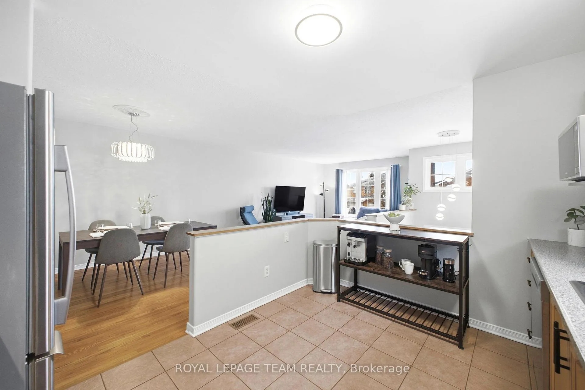Photo 14 of 85 Splinter Crescent, Ottawa, Fairfield Heights — HOMEH