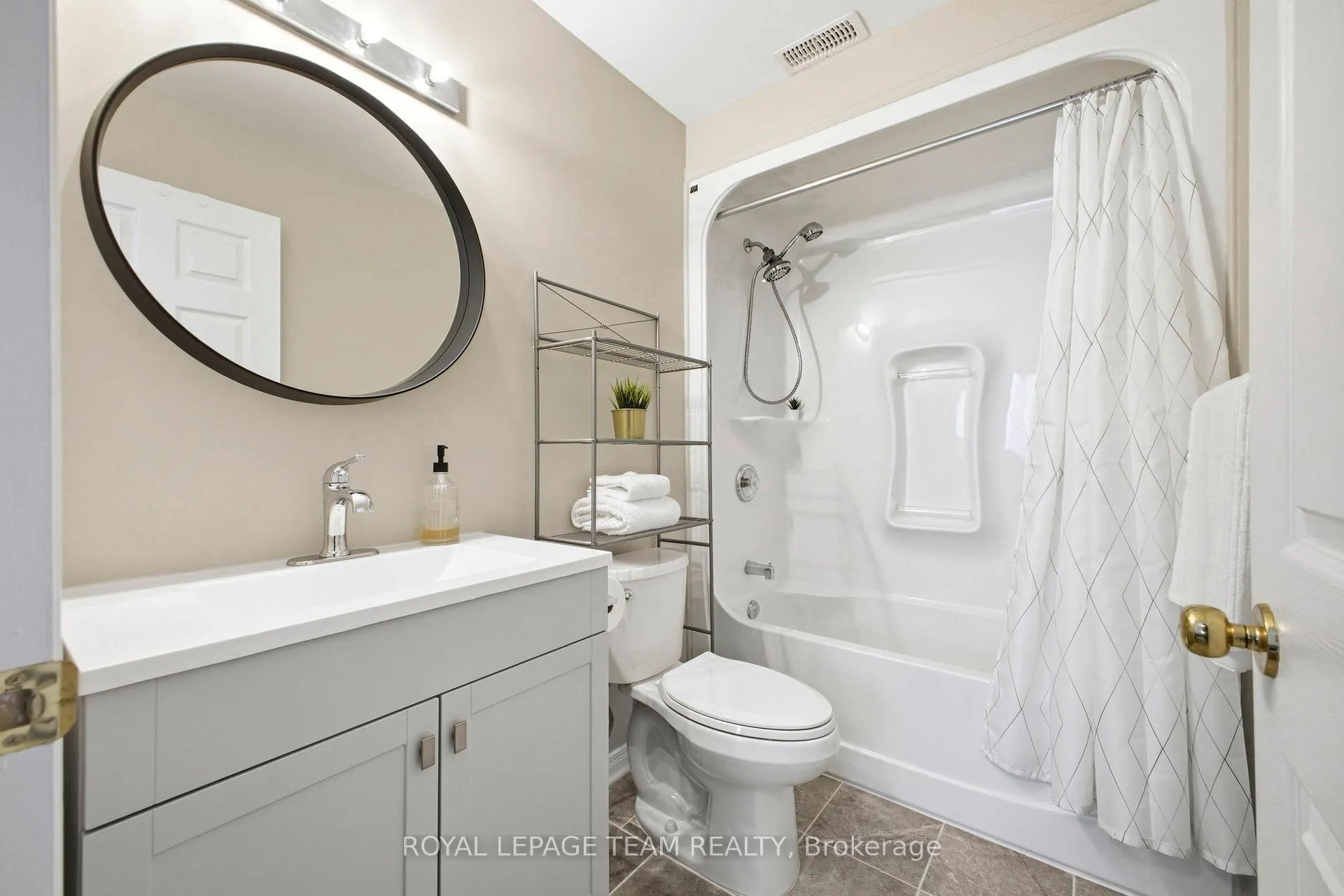 Photo 27 of 85 Splinter Crescent, Ottawa, Fairfield Heights — HOMEH