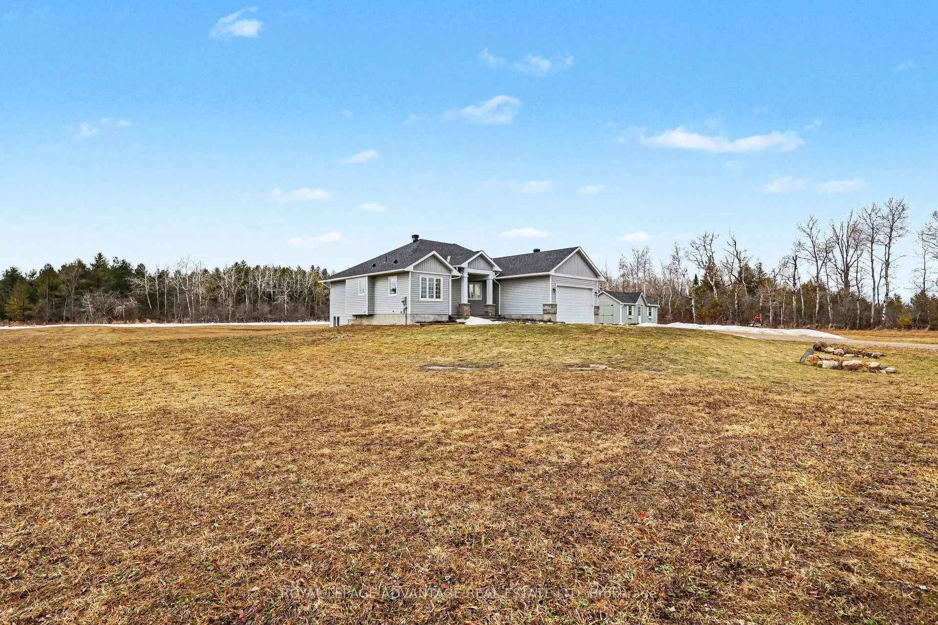 Photo 4 of 383 Menzies Munroe Side Road, Tay Valley, Bathurst/Burgess & Sherbrooke (Bathurst) Twp — HOMEH