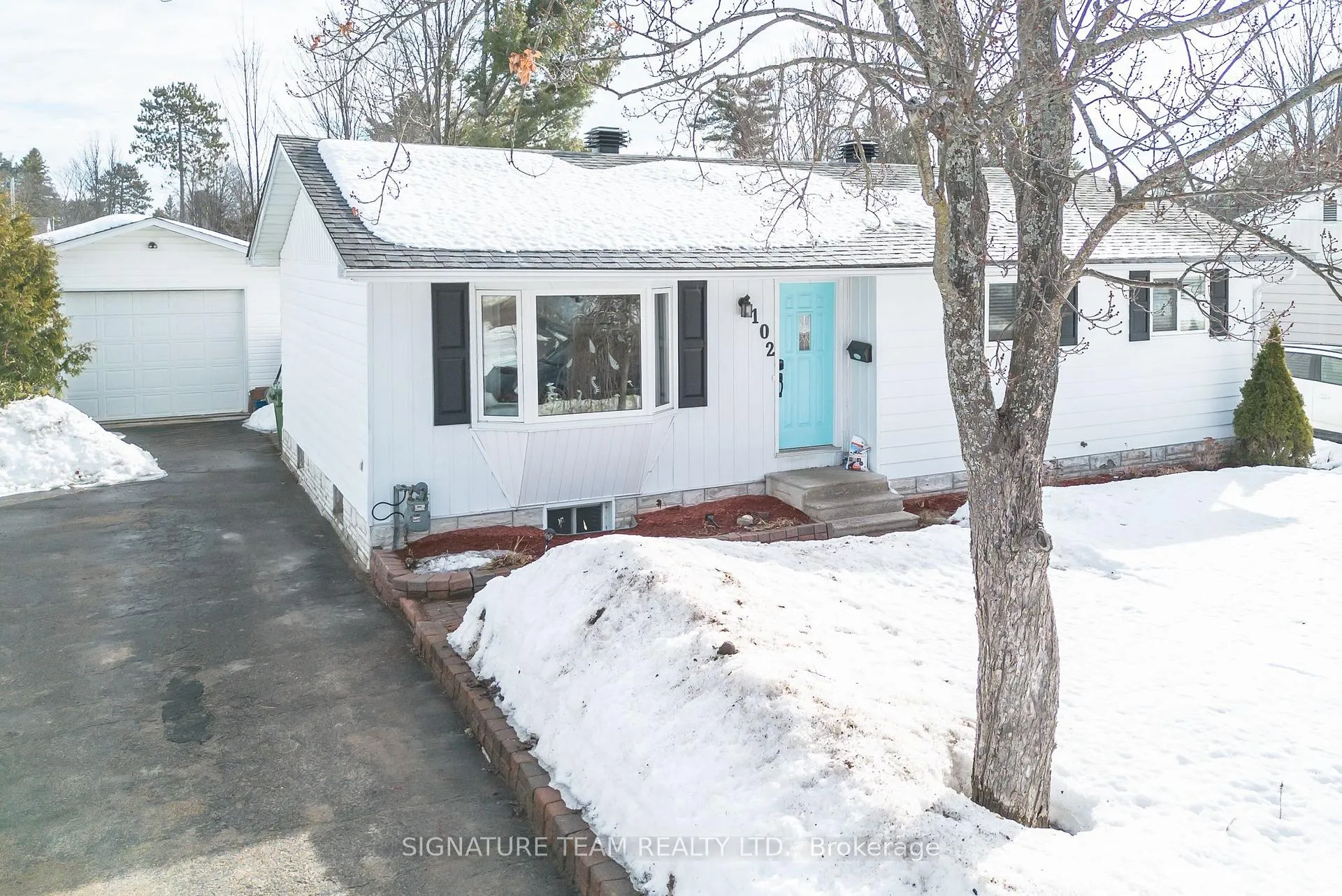 Photo 4 of 102 Hemlock Street, Petawawa — HOMEH