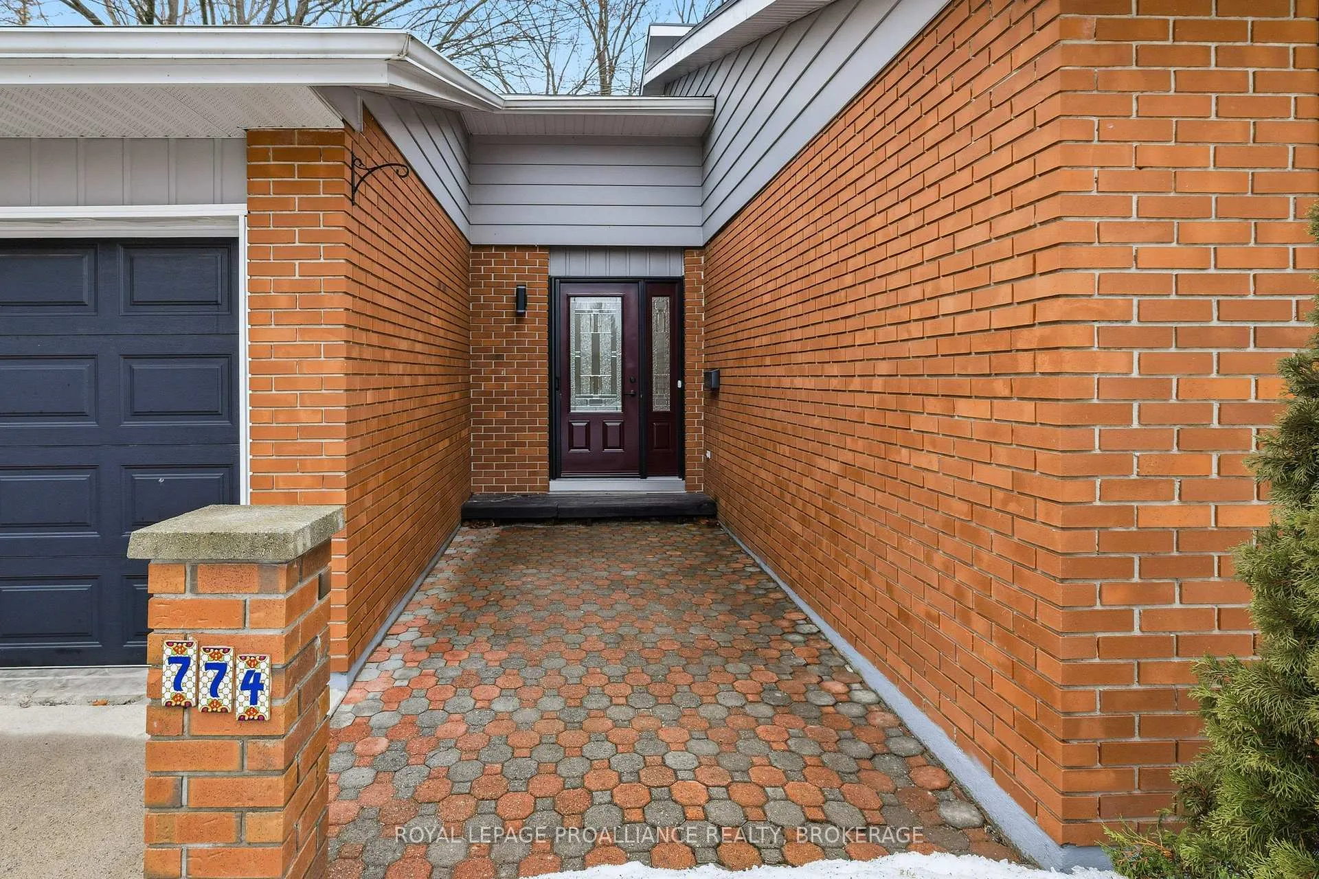 Photo 3 of 774 High Gate Park Drive, Kingston, South of Taylor-Kidd Blvd — HOMEH