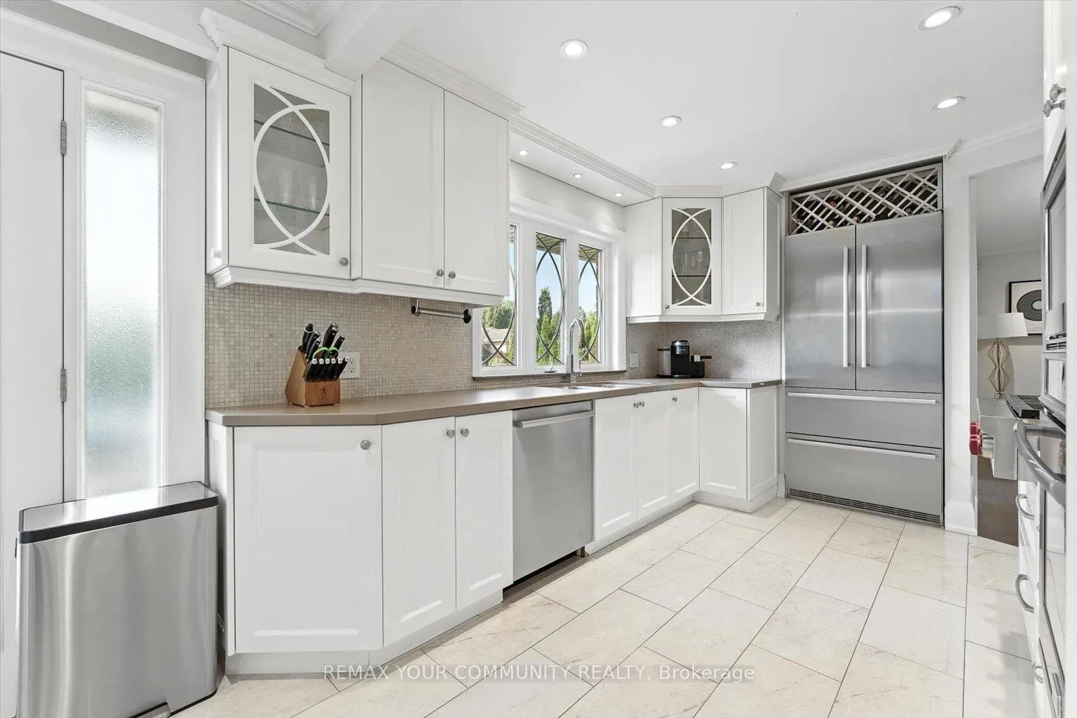 Photo 12 of 165 Clearview Heights, King, King City — HOMEH
