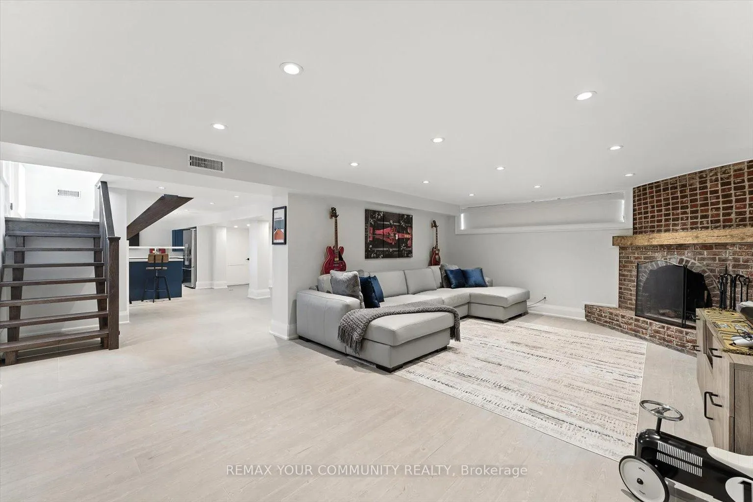 Photo 33 of 165 Clearview Heights, King, King City — HOMEH