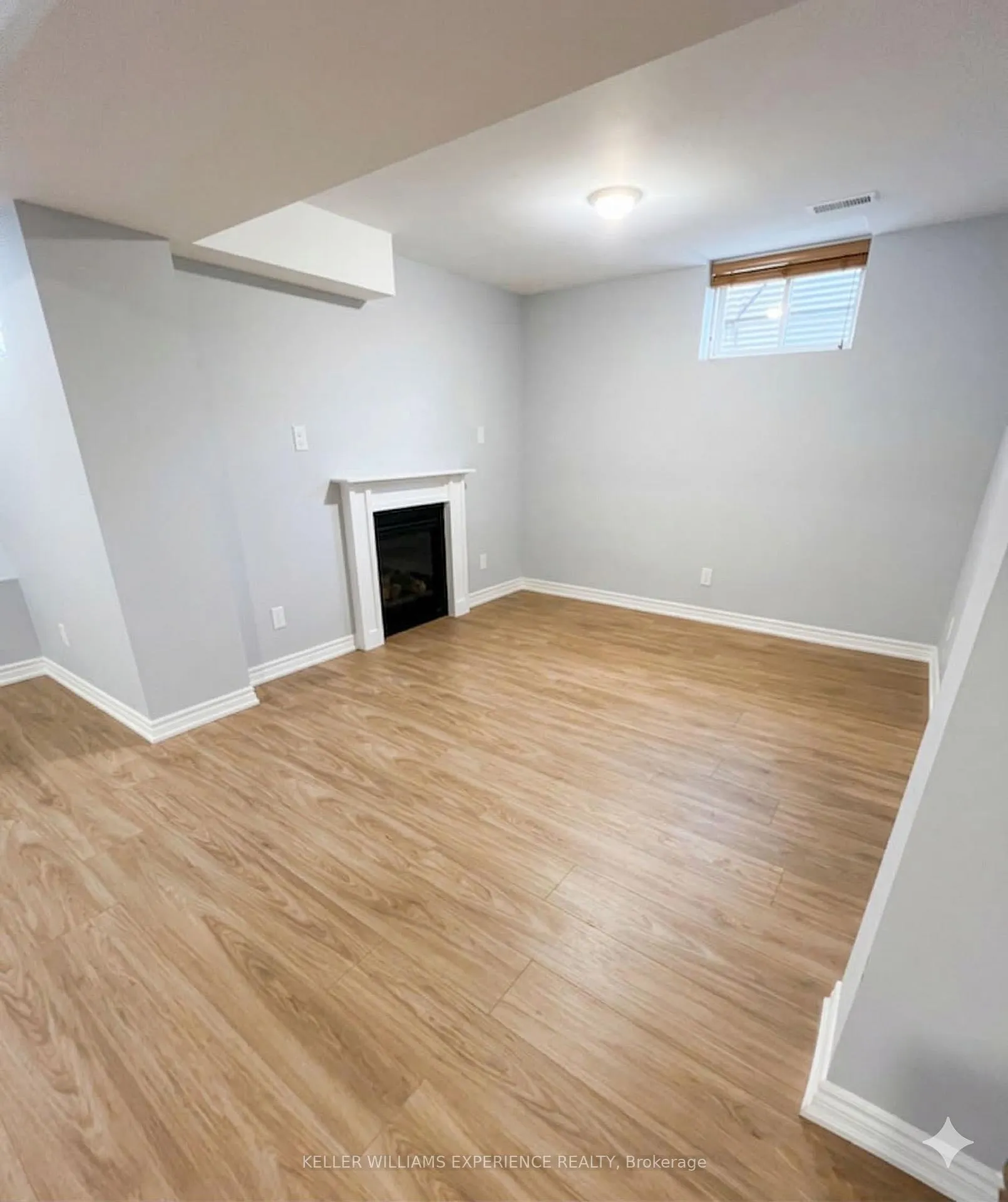 Photo 22 of 147 Sun King Crescent, Barrie, Innis-Shore — HOMEH