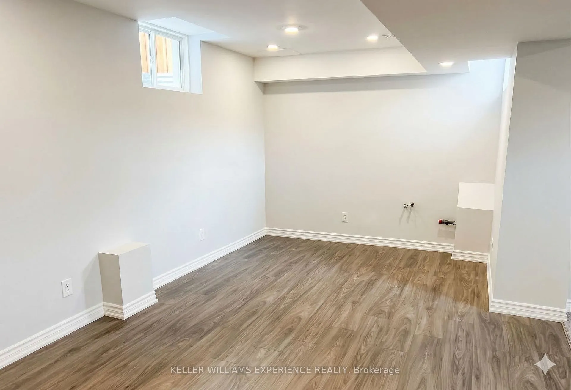 Photo 23 of 147 Sun King Crescent, Barrie, Innis-Shore — HOMEH