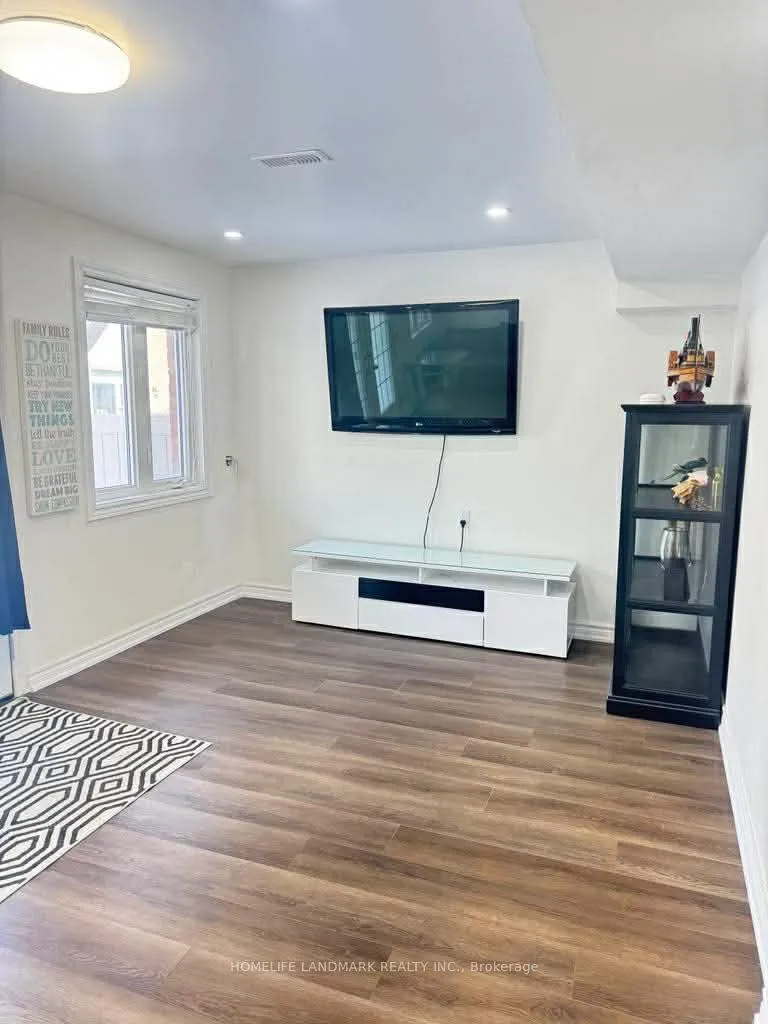 Photo 3 of 66 Haskins (Basement) Crescent, Georgina, Keswick South — HOMEH