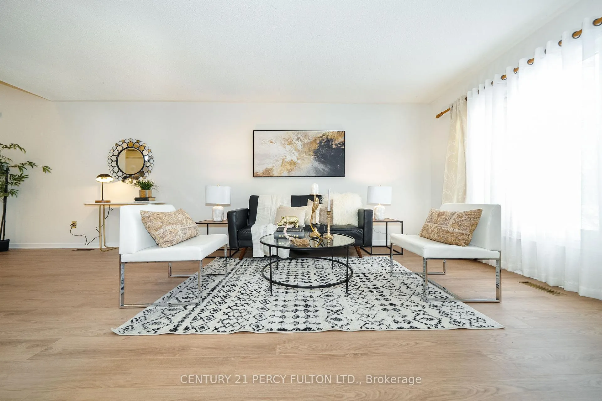 Photo 2 of 754 Edgewood Road, Pickering, Amberlea — HOMEH