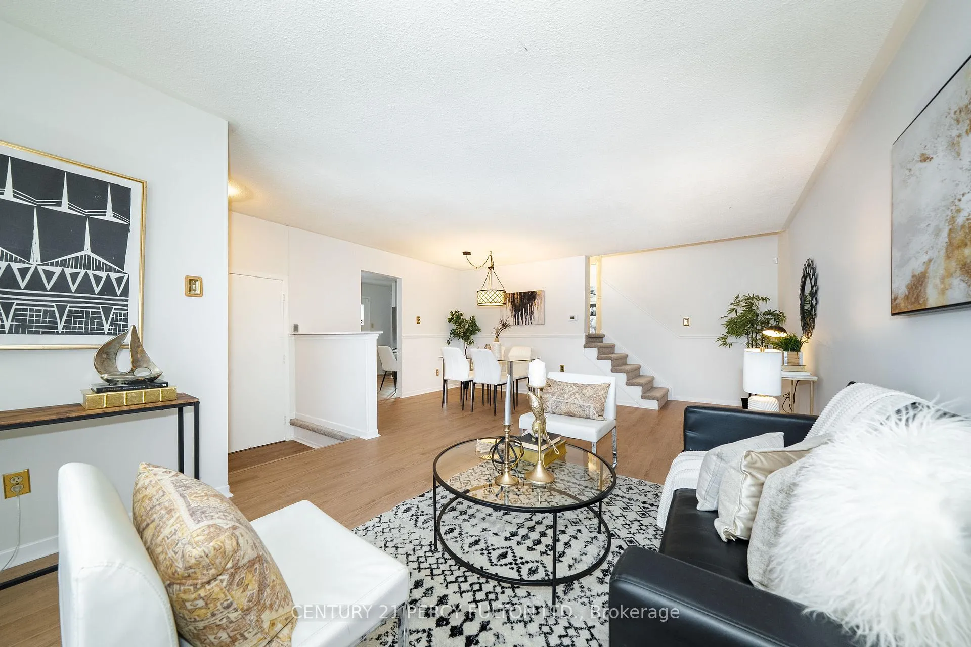 Photo 5 of 754 Edgewood Road, Pickering, Amberlea — HOMEH