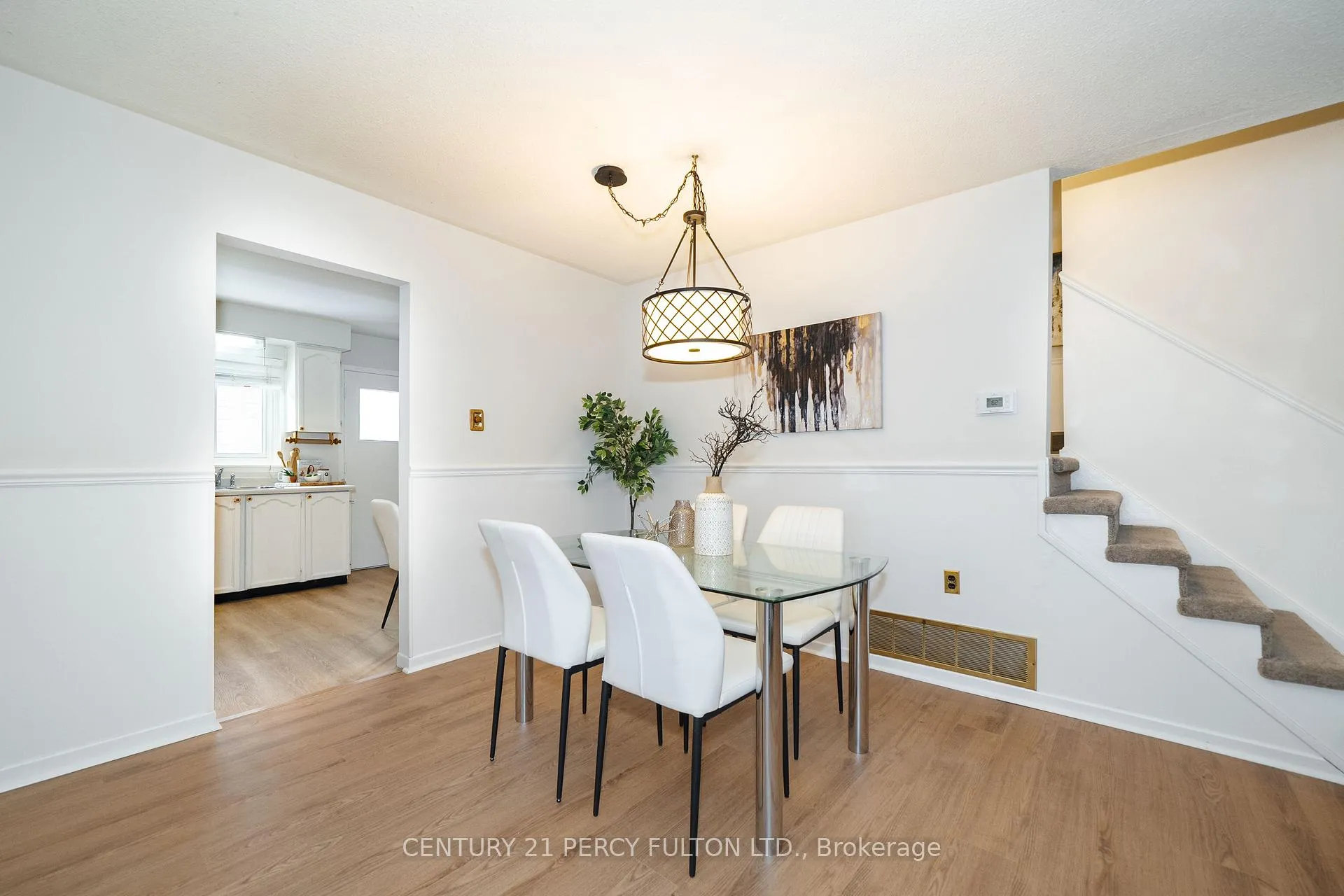 Photo 6 of 754 Edgewood Road, Pickering, Amberlea — HOMEH