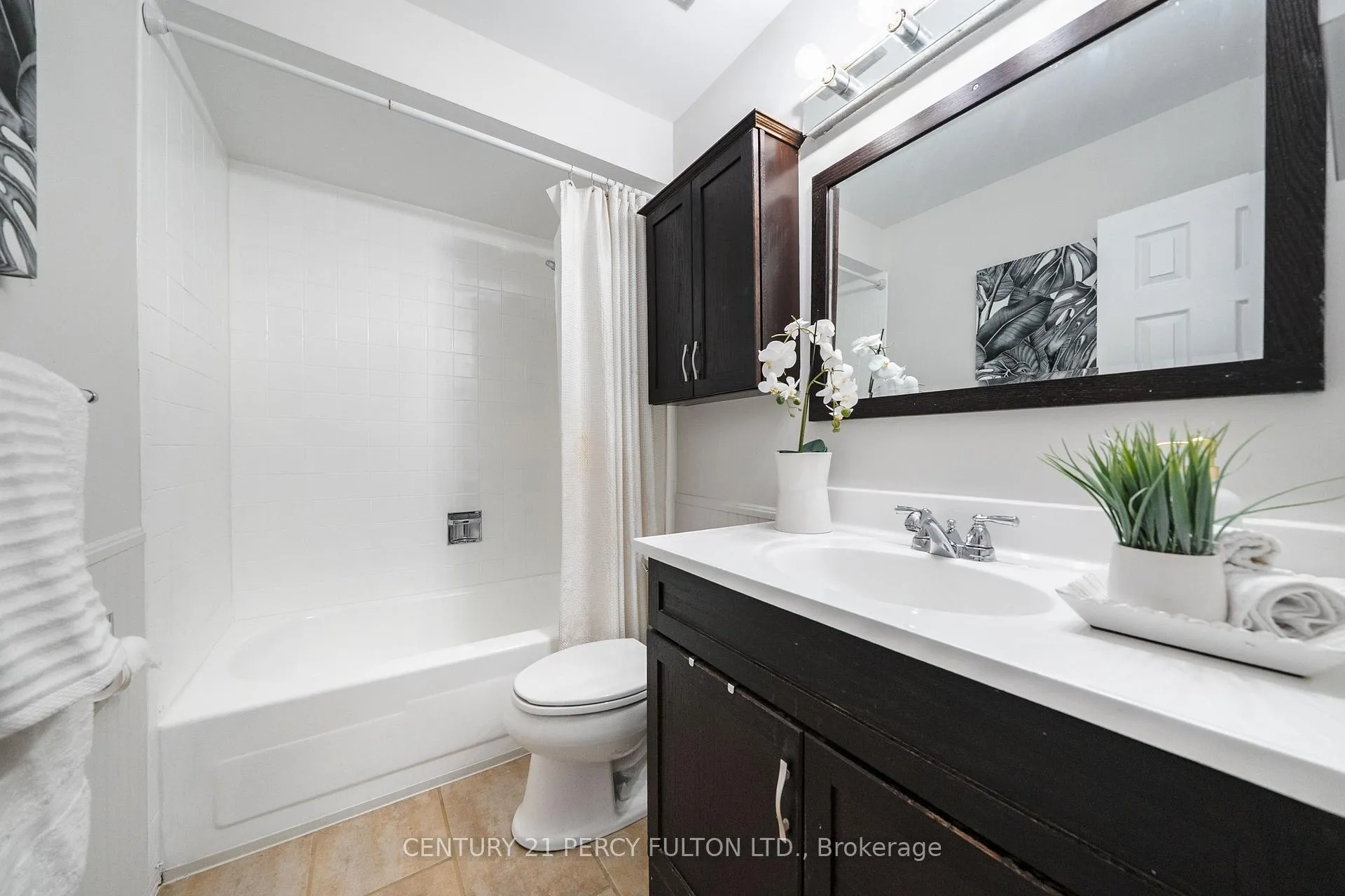 Photo 12 of 754 Edgewood Road, Pickering, Amberlea — HOMEH