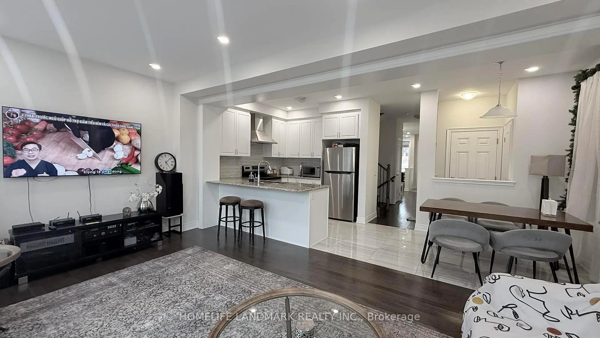 Photo 5 of 66 Haskins (Main & Upper) Crescent, Georgina, Keswick South — HOMEH
