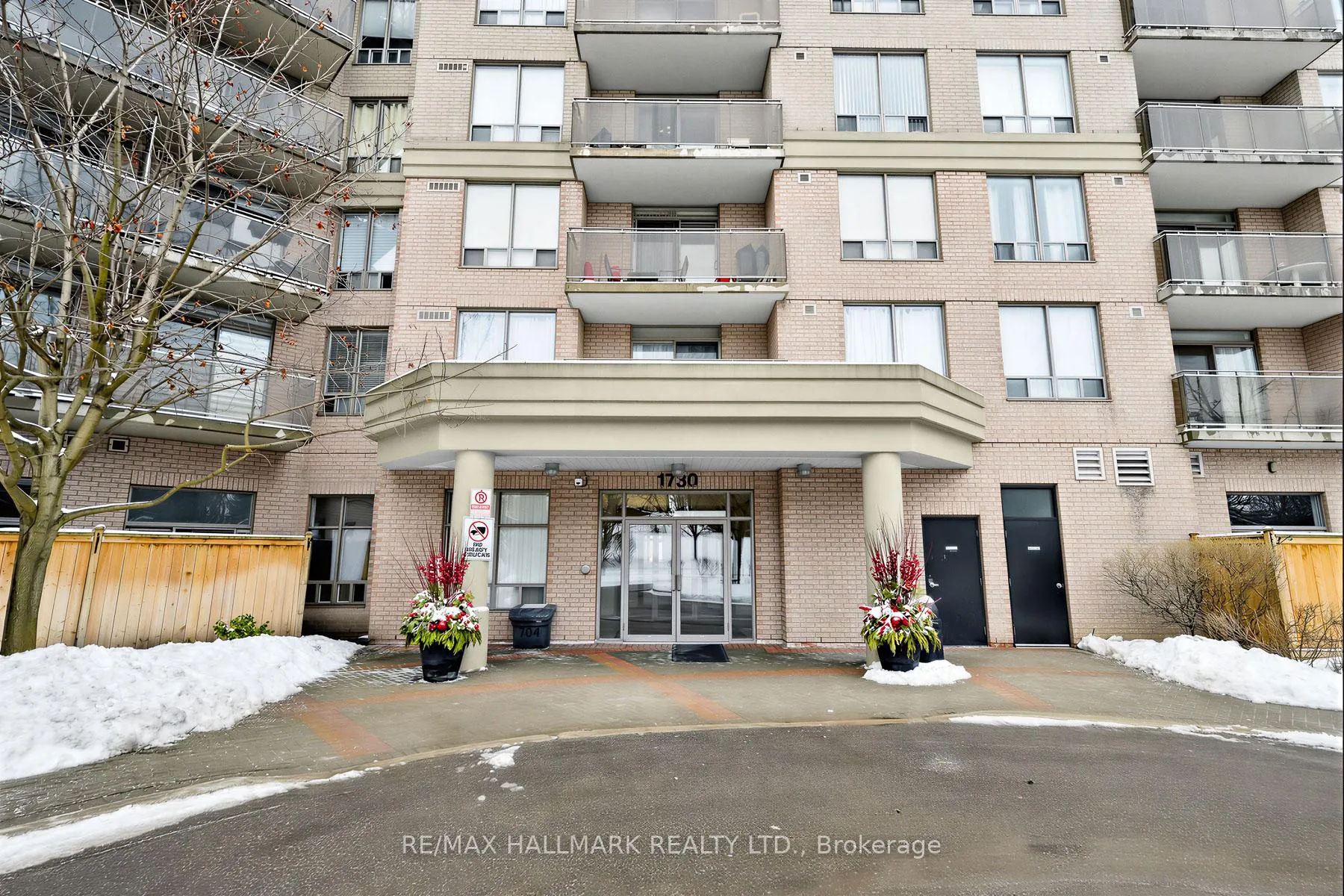 Photo 3 of Unit 211, 1730 Eglinton Avenue E, North York, Victoria Village — HOMEH
