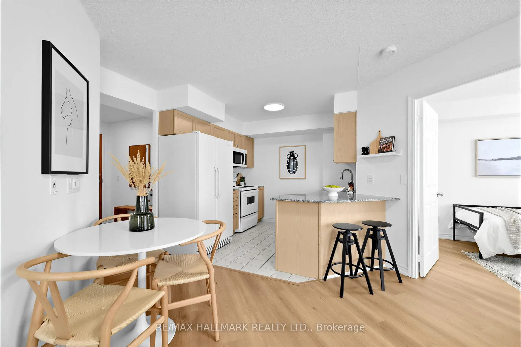 Photo 11 of Unit 211, 1730 Eglinton Avenue E, North York, Victoria Village — HOMEH