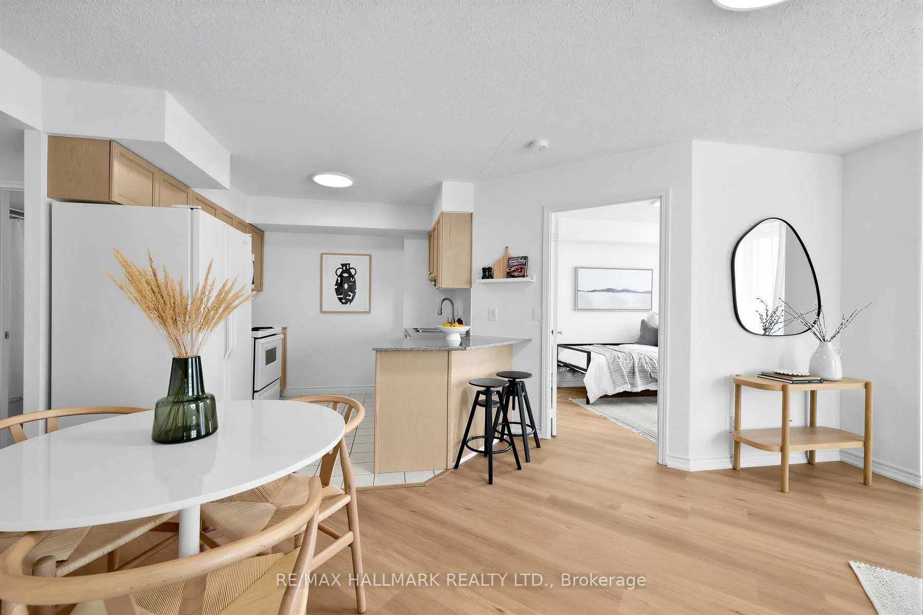 Photo 12 of Unit 211, 1730 Eglinton Avenue E, North York, Victoria Village — HOMEH