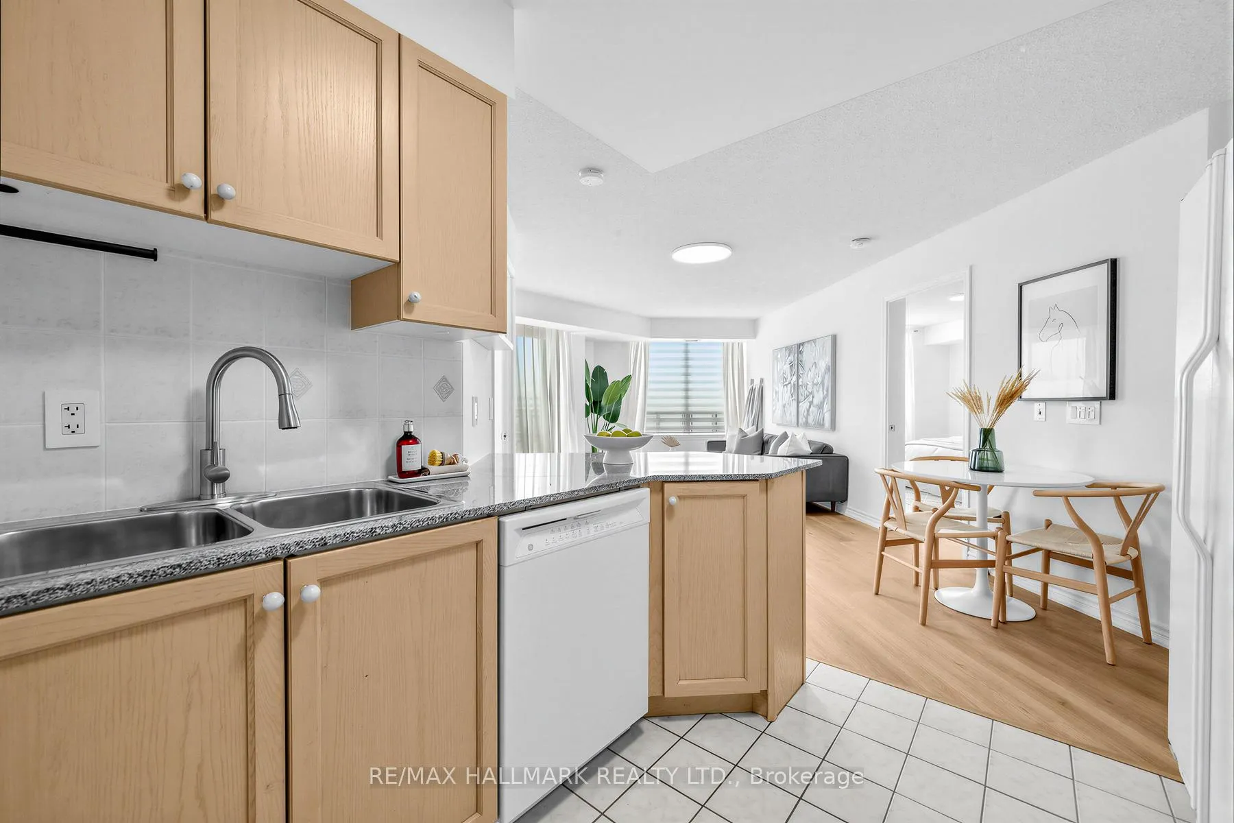 Photo 16 of Unit 211, 1730 Eglinton Avenue E, North York, Victoria Village — HOMEH