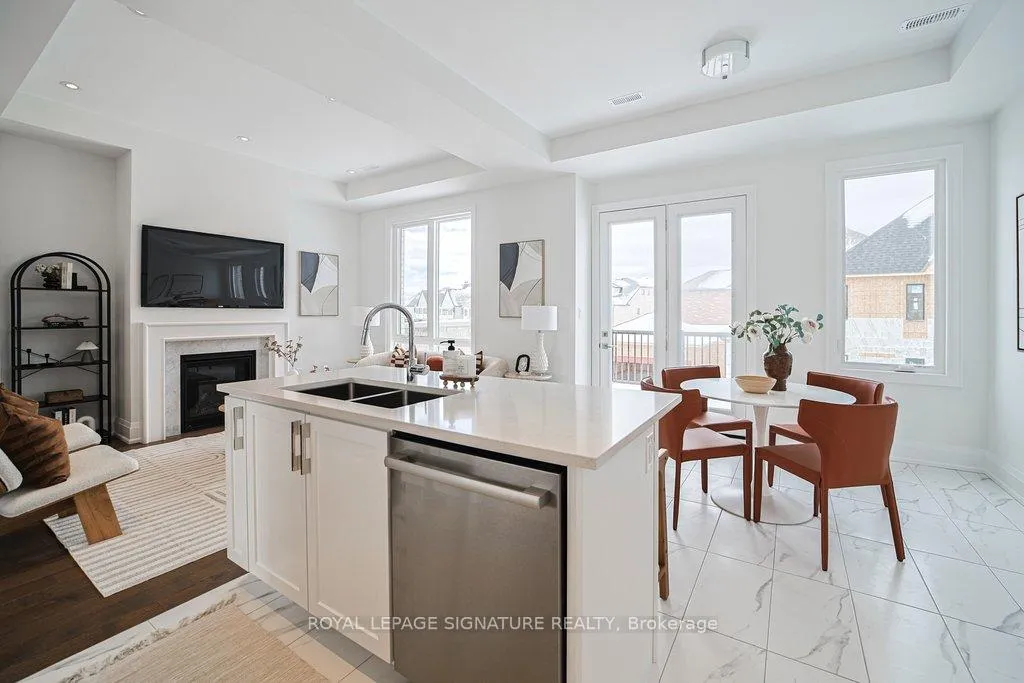 Photo 12 of 448 York Downs Boulevard, Markham, Cachet — HOMEH