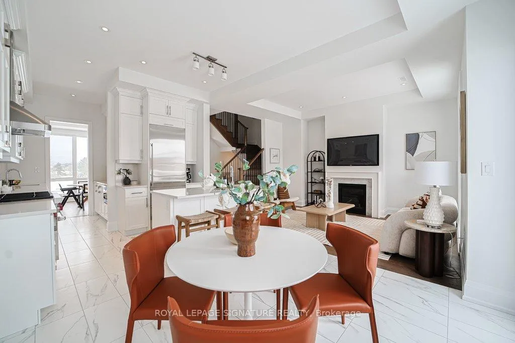Photo 13 of 448 York Downs Boulevard, Markham, Cachet — HOMEH