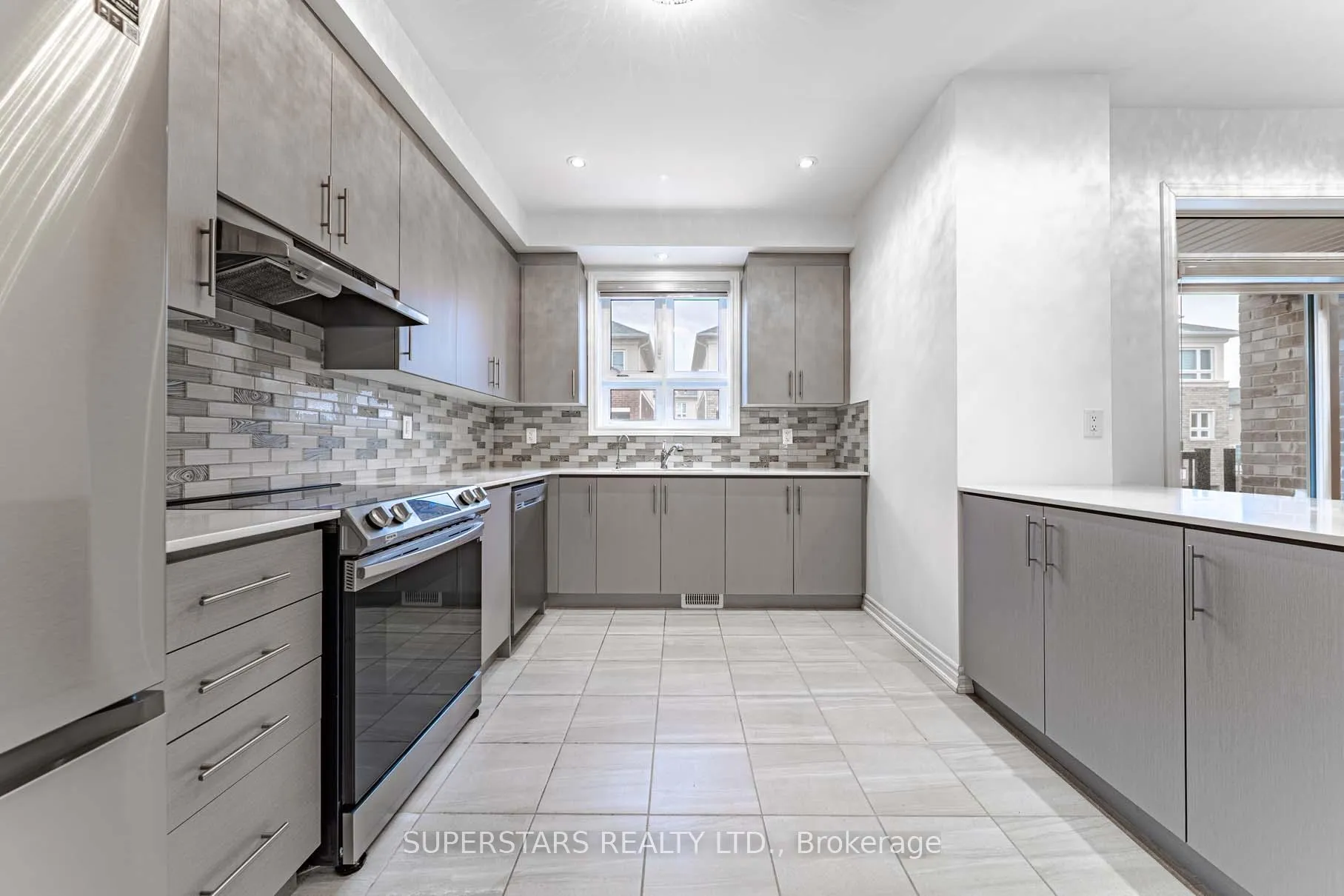Photo 4 of 63 Massachusetts Lane, Markham, Wismer — HOMEH