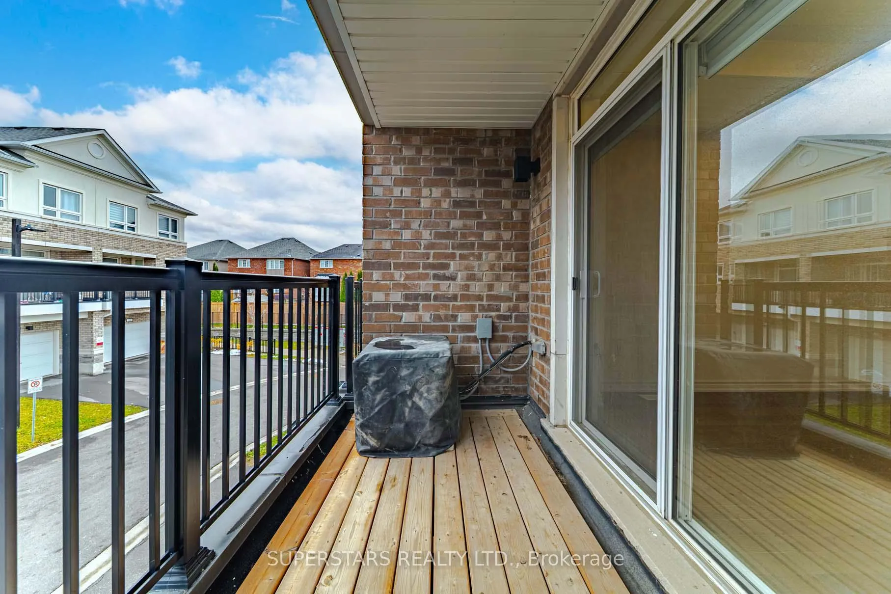 Photo 17 of 63 Massachusetts Lane, Markham, Wismer — HOMEH