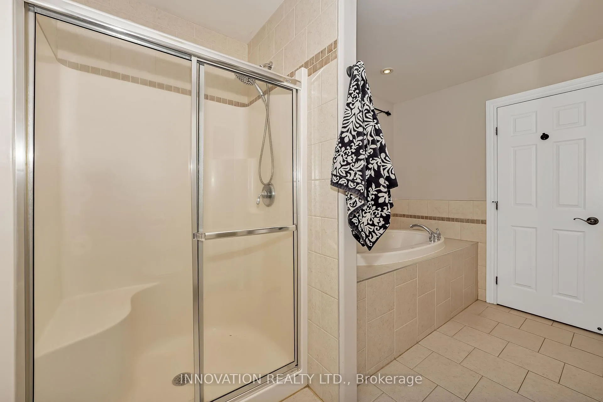 Photo 29 of 122 Country Meadow Drive S, Ottawa, Huntley Ward (North West) — HOMEH