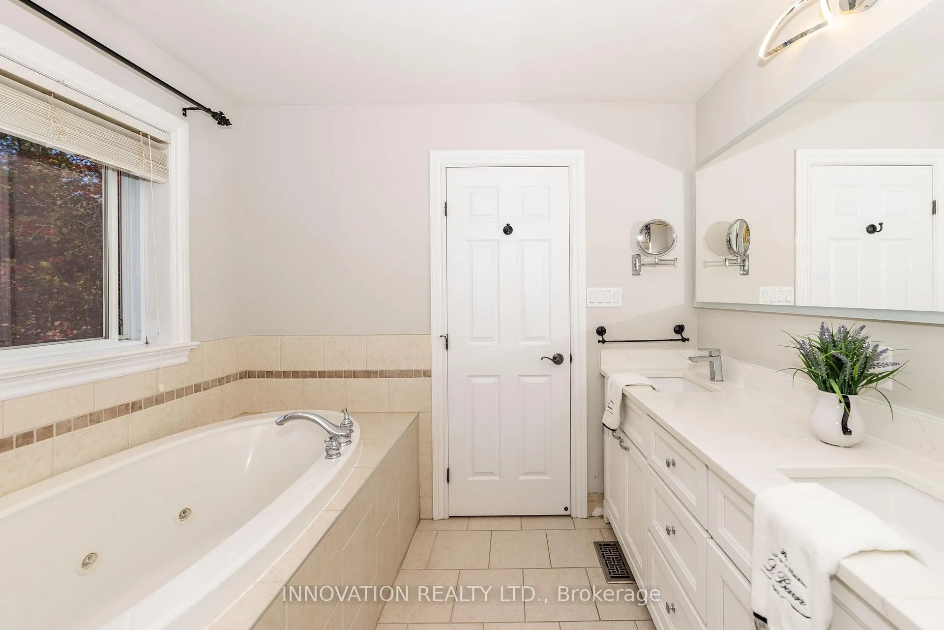 Photo 30 of 122 Country Meadow Drive S, Ottawa, Huntley Ward (North West) — HOMEH