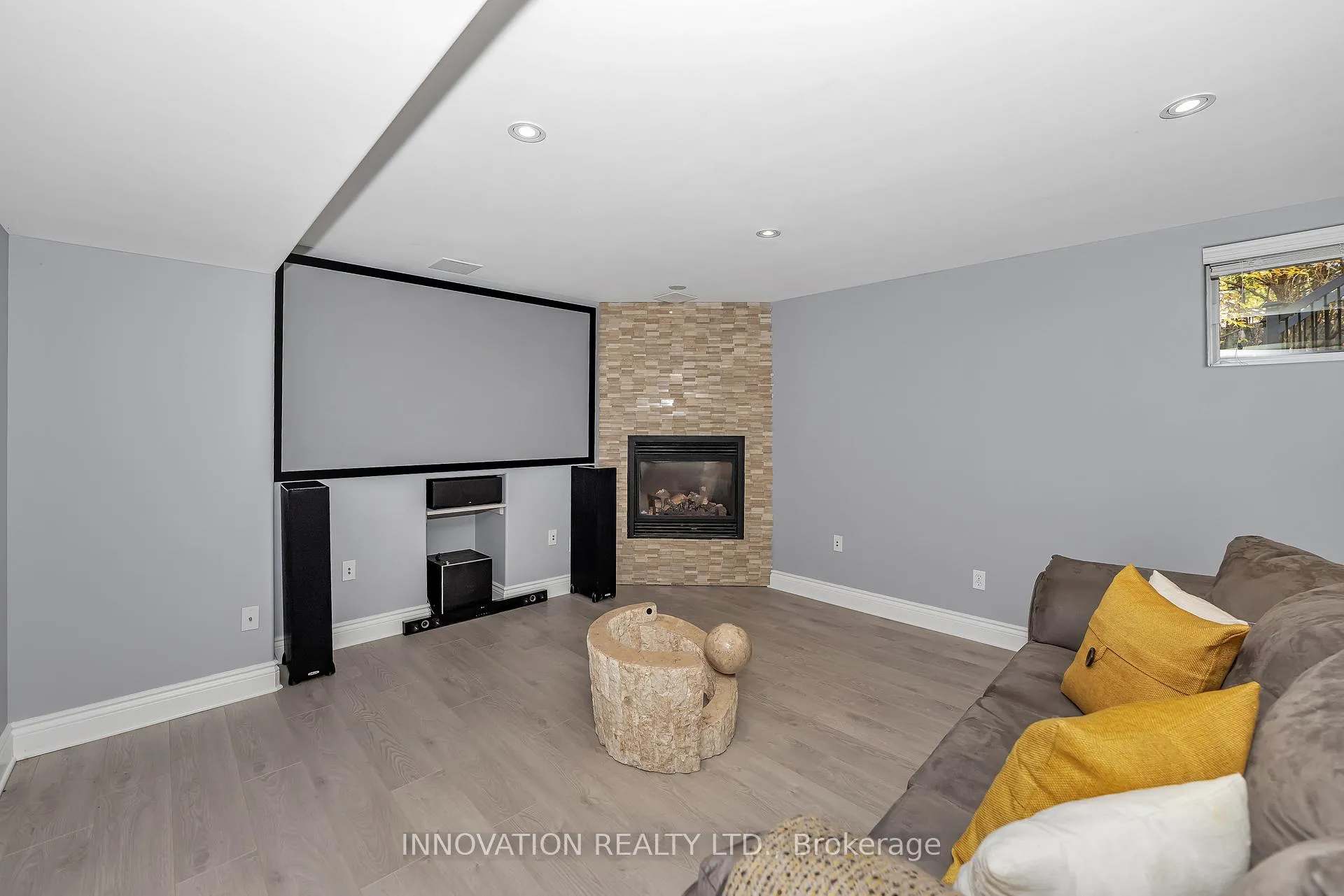 Photo 32 of 122 Country Meadow Drive S, Ottawa, Huntley Ward (North West) — HOMEH