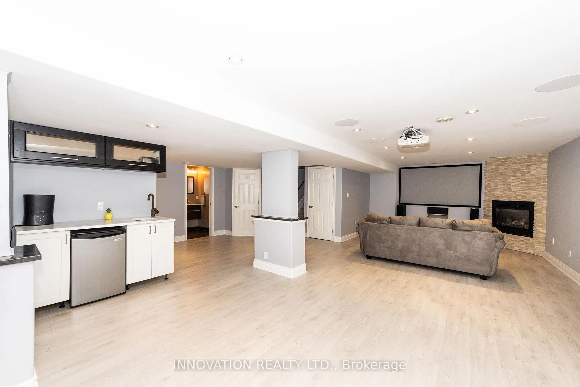 Photo 36 of 122 Country Meadow Drive S, Ottawa, Huntley Ward (North West) — HOMEH