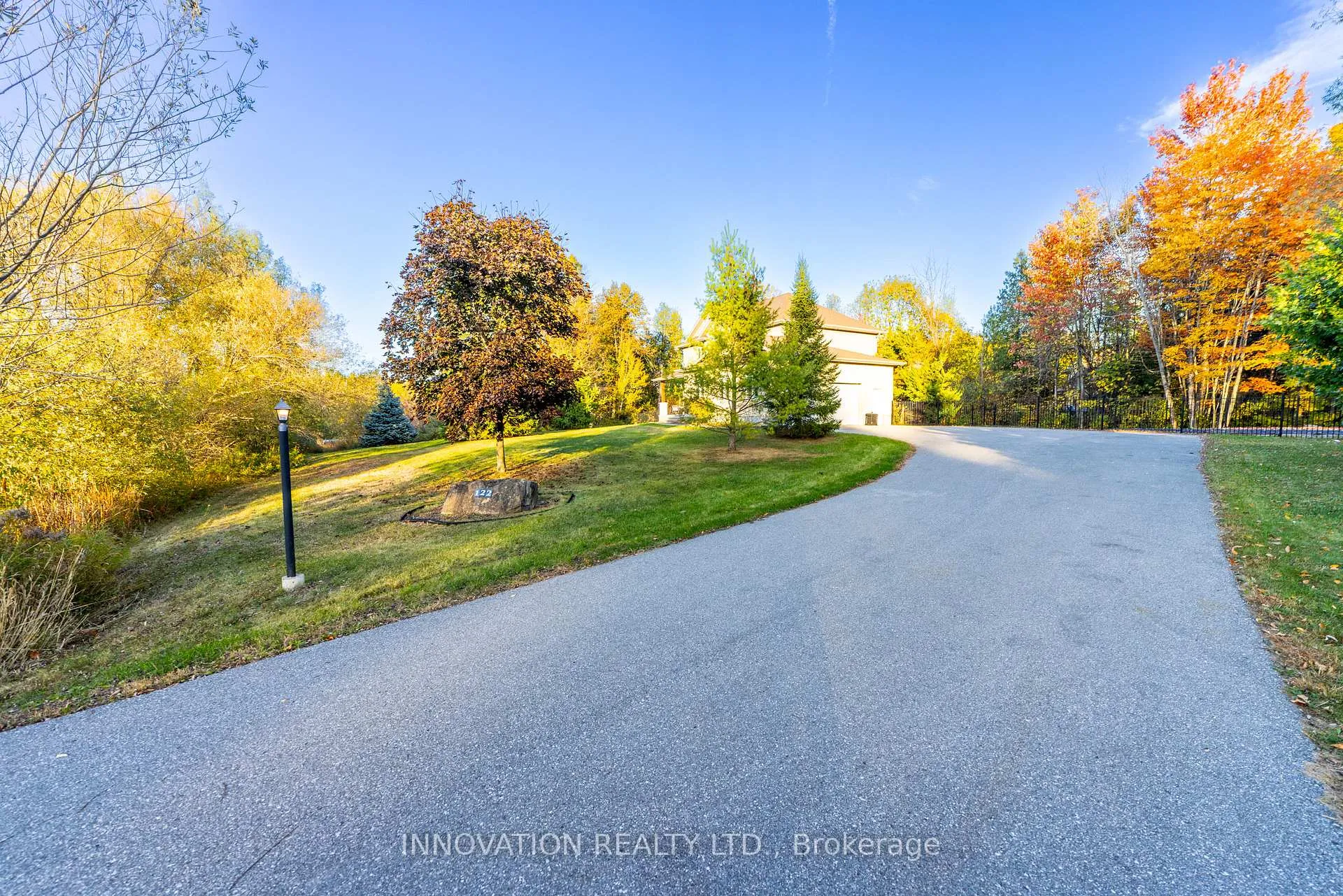 Photo 46 of 122 Country Meadow Drive S, Ottawa, Huntley Ward (North West) — HOMEH