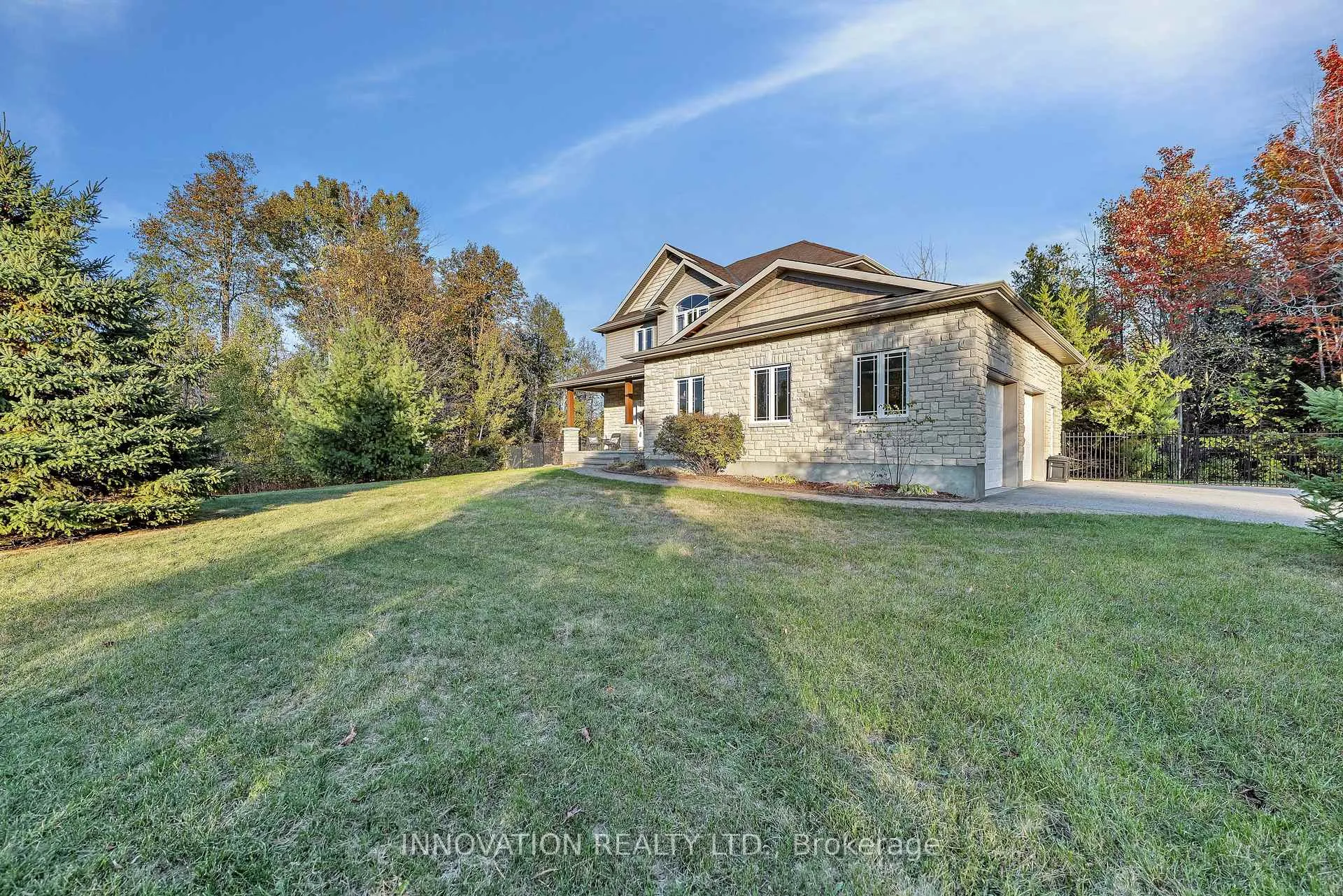 Photo 48 of 122 Country Meadow Drive S, Ottawa, Huntley Ward (North West) — HOMEH