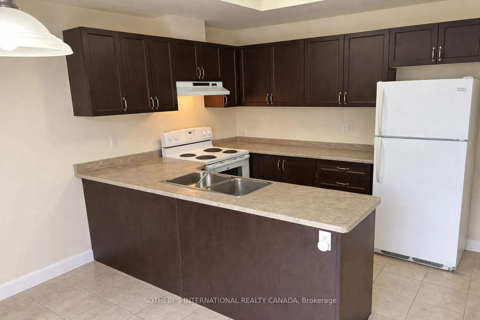 Photo 3 of Unit 14, 4121 Palermo Common, Burlington, Shoreacres — HOMEH