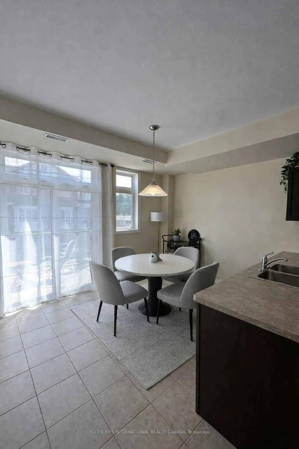 Photo 4 of Unit 14, 4121 Palermo Common, Burlington, Shoreacres — HOMEH