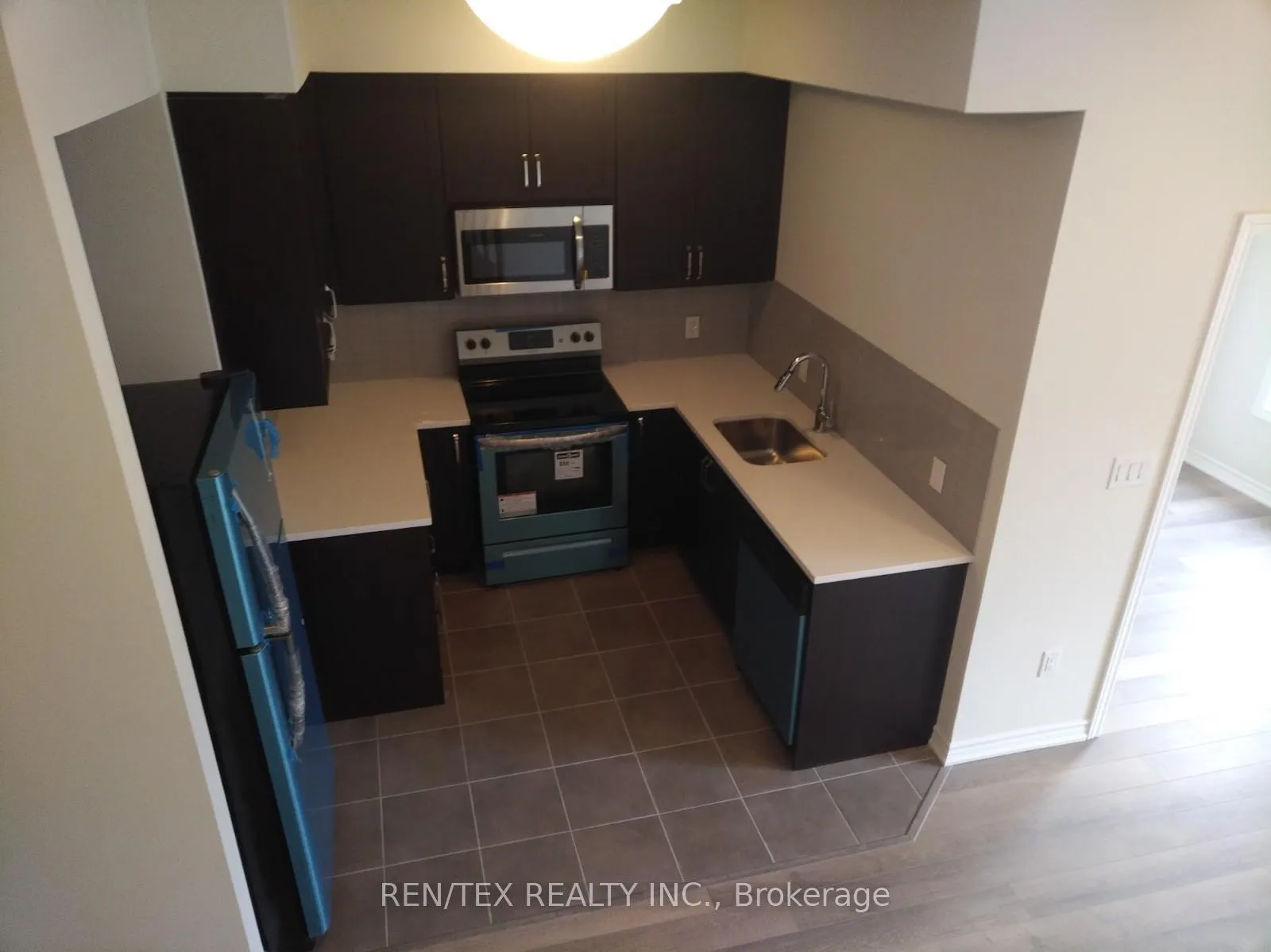 Photo 12 of Unit 221, 3865 Major Mackenzie Drive W, Vaughan, Vellore Village — HOMEH
