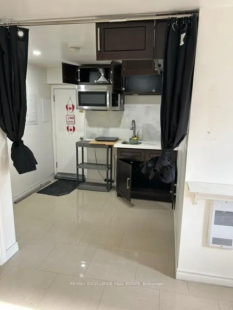Photo 6 of Unit Main, 1114 College (studio) Street, Toronto, Dufferin Grove — HOMEH