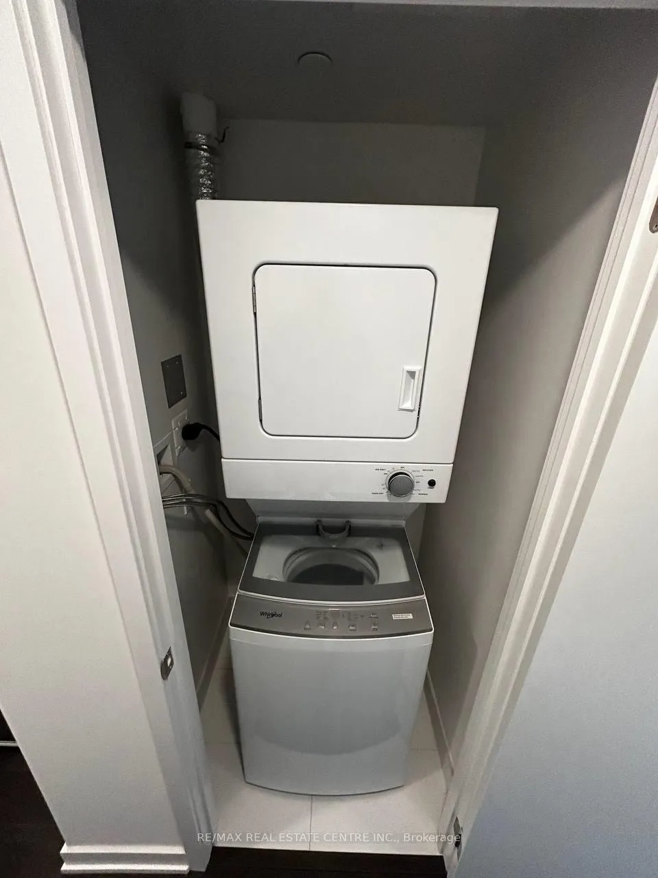 Photo 6 of Unit 1503, 238 Simcoe Street, Toronto, University — HOMEH