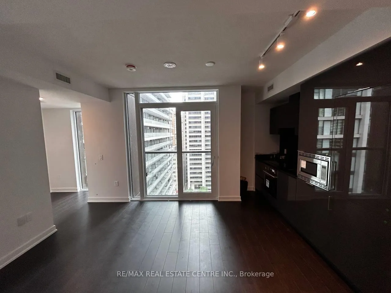 Photo 7 of Unit 1503, 238 Simcoe Street, Toronto, University — HOMEH
