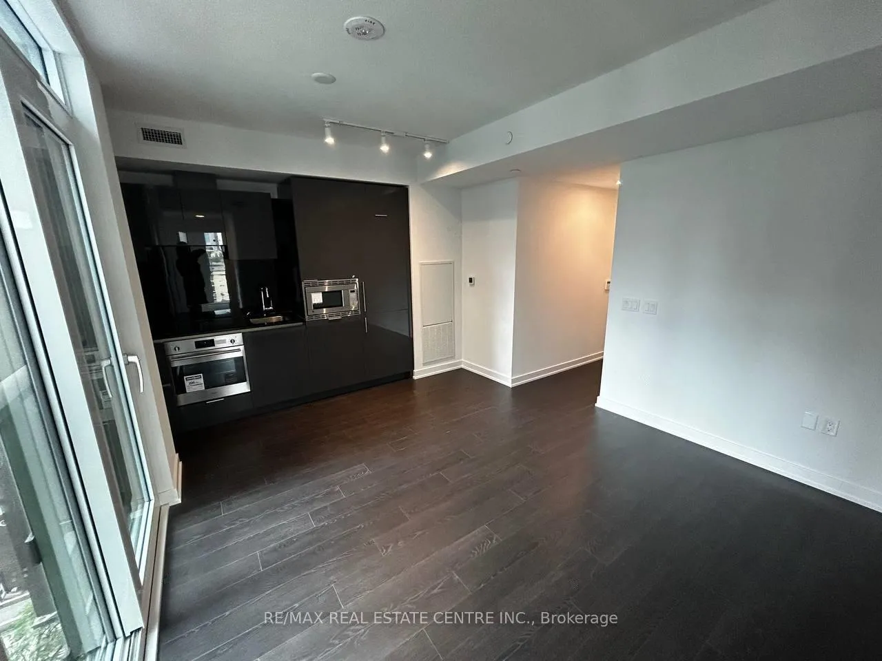 Photo 9 of Unit 1503, 238 Simcoe Street, Toronto, University — HOMEH