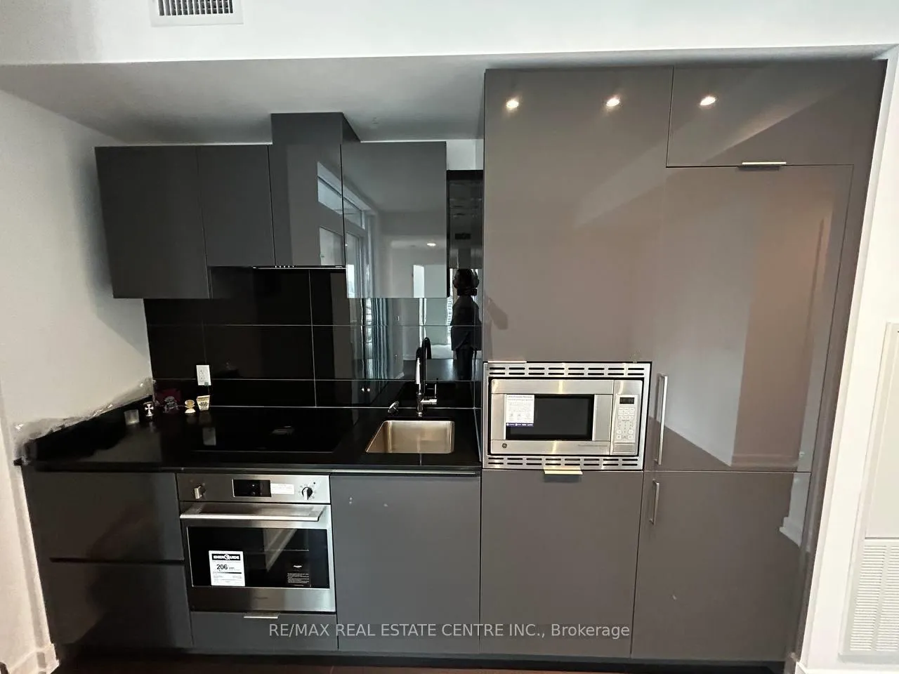 Photo 10 of Unit 1503, 238 Simcoe Street, Toronto, University — HOMEH