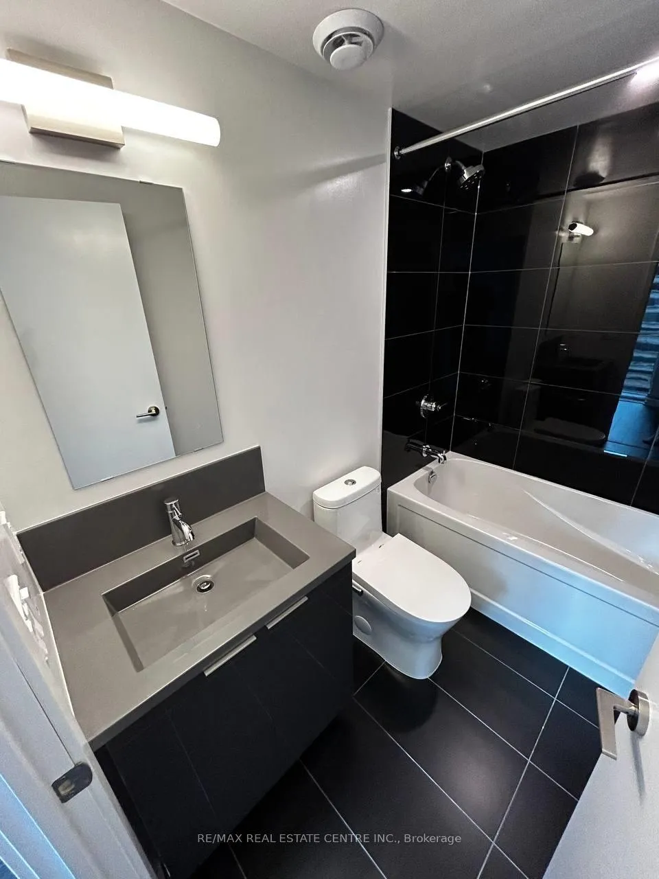 Photo 16 of Unit 1503, 238 Simcoe Street, Toronto, University — HOMEH