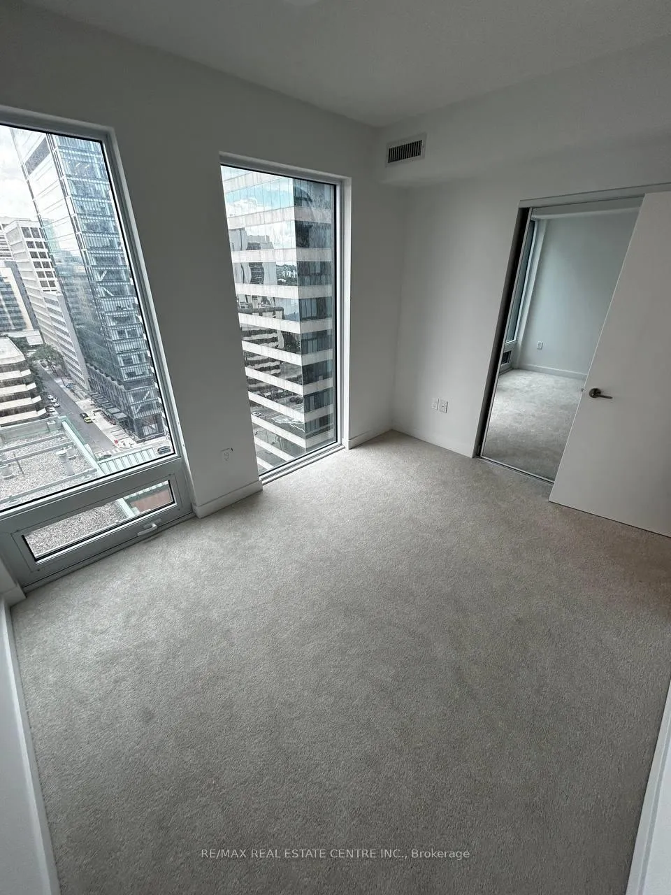 Photo 17 of Unit 1503, 238 Simcoe Street, Toronto, University — HOMEH