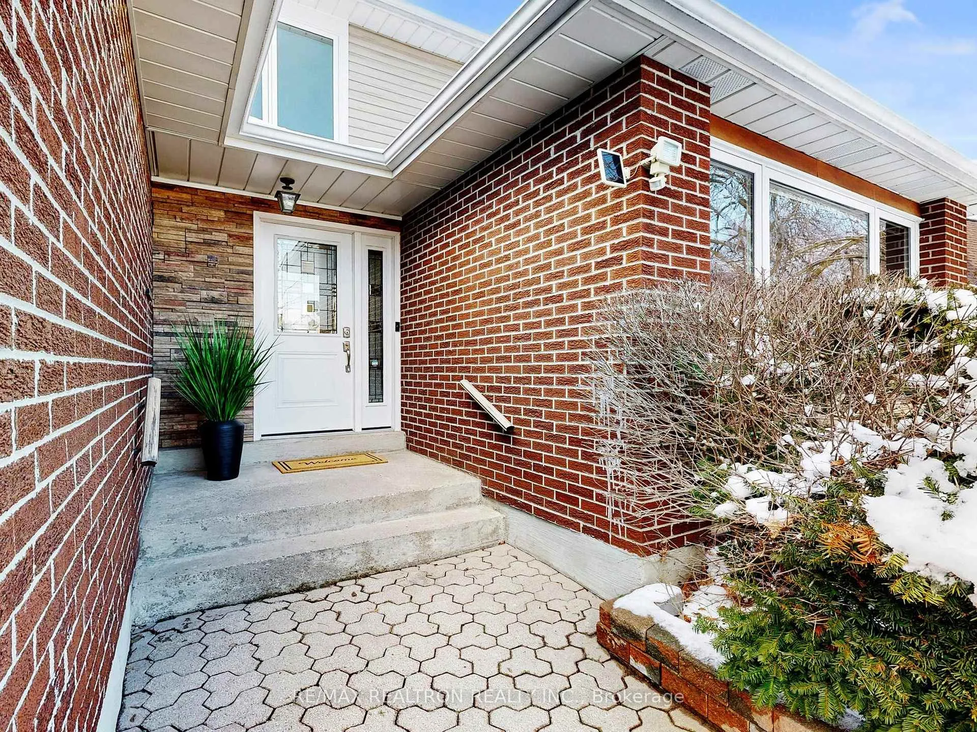 Photo 1 of 12 Hester Court, Markham, Royal Orchard — HOMEH