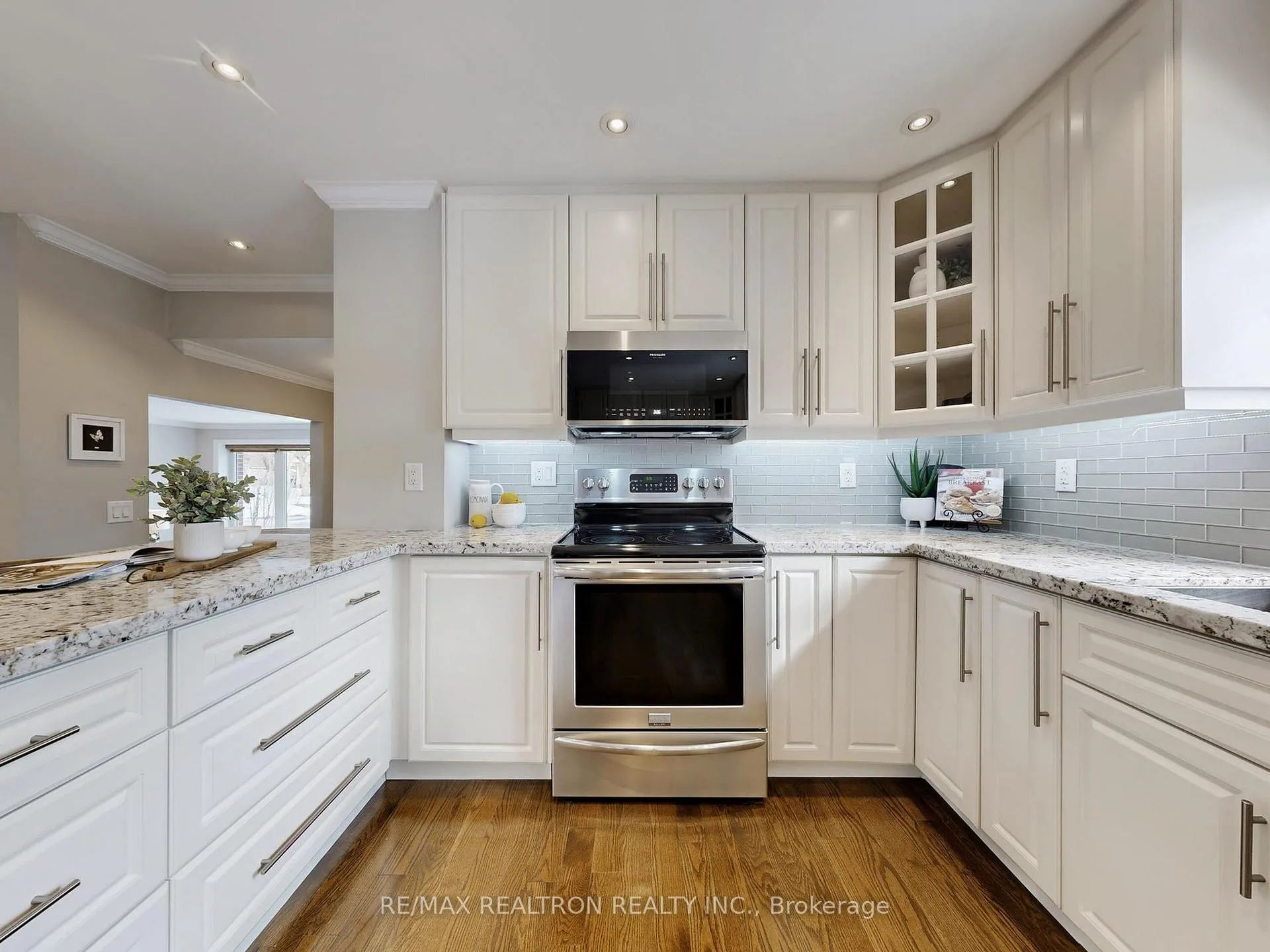Photo 6 of 12 Hester Court, Markham, Royal Orchard — HOMEH