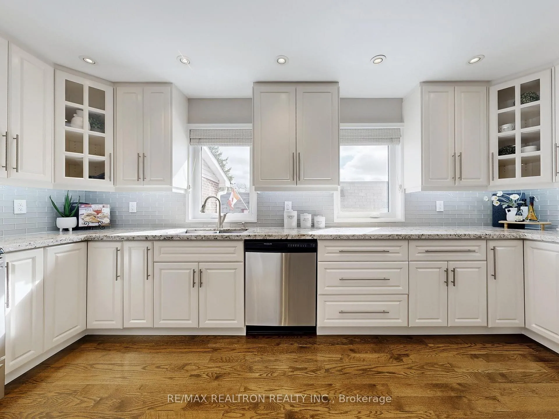 Photo 7 of 12 Hester Court, Markham, Royal Orchard — HOMEH