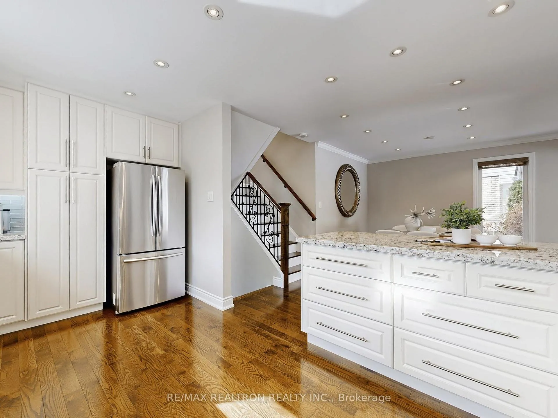 Photo 8 of 12 Hester Court, Markham, Royal Orchard — HOMEH