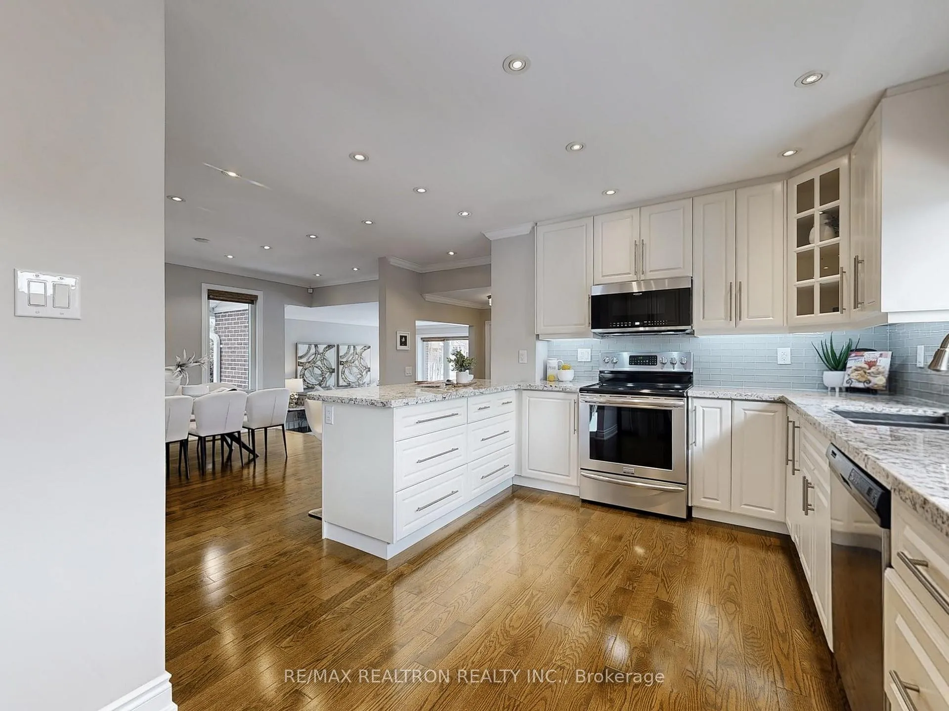 Photo 9 of 12 Hester Court, Markham, Royal Orchard — HOMEH