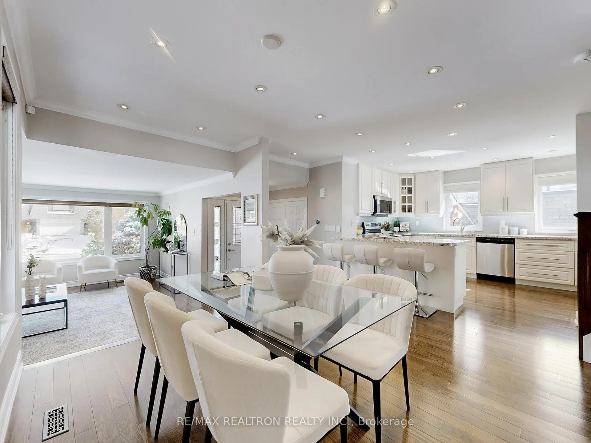 Photo 10 of 12 Hester Court, Markham, Royal Orchard — HOMEH