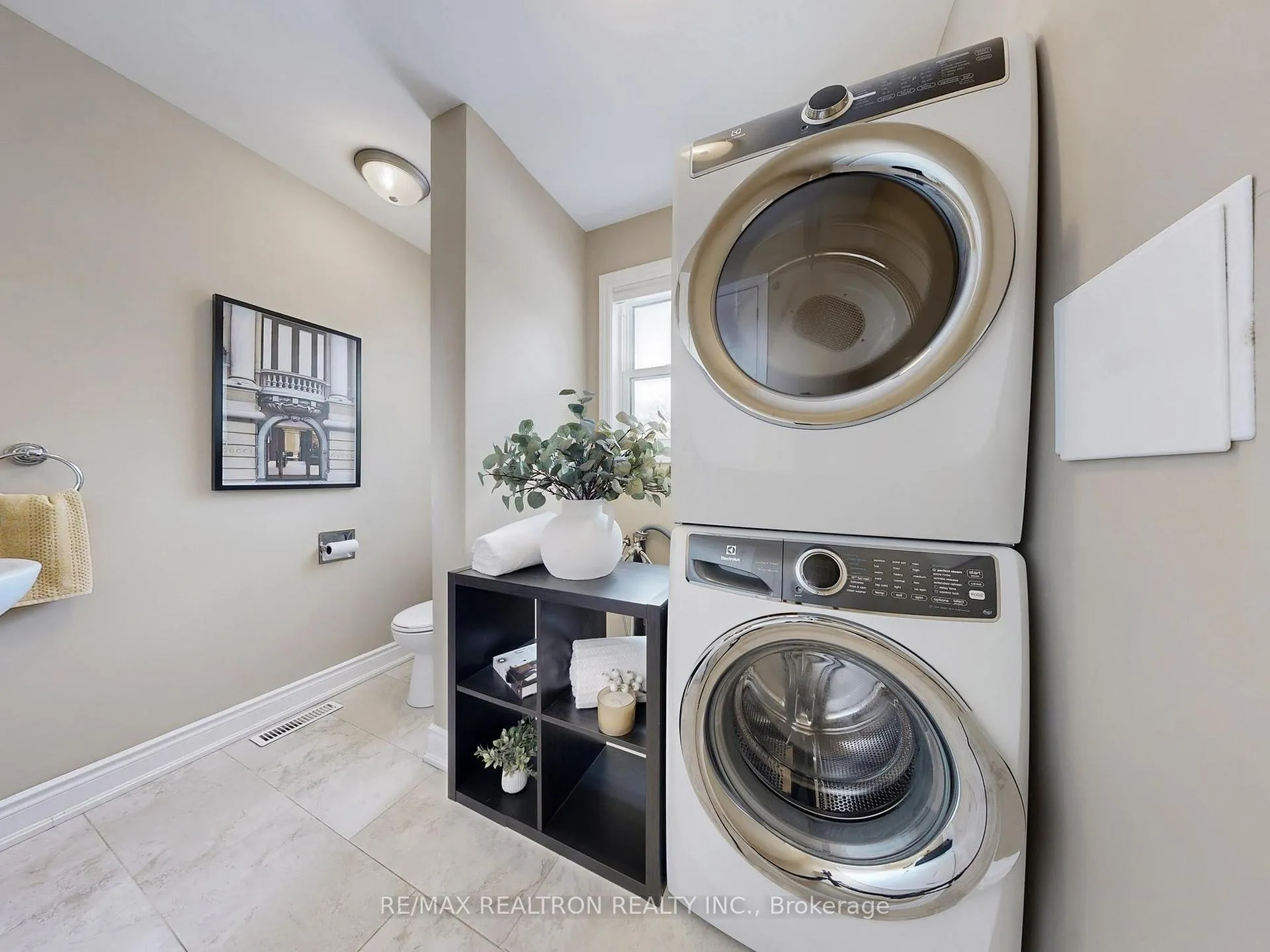 Photo 38 of 12 Hester Court, Markham, Royal Orchard — HOMEH