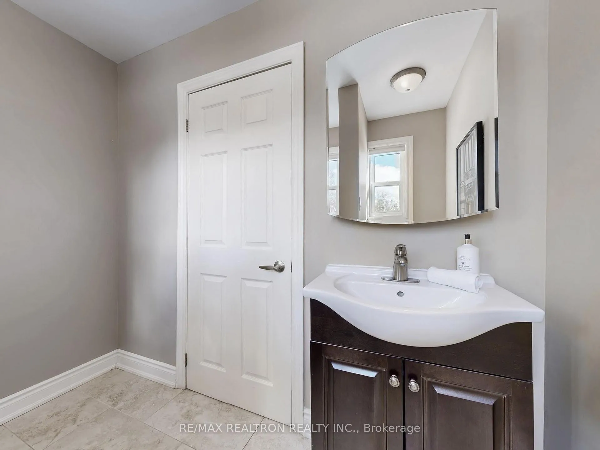 Photo 39 of 12 Hester Court, Markham, Royal Orchard — HOMEH