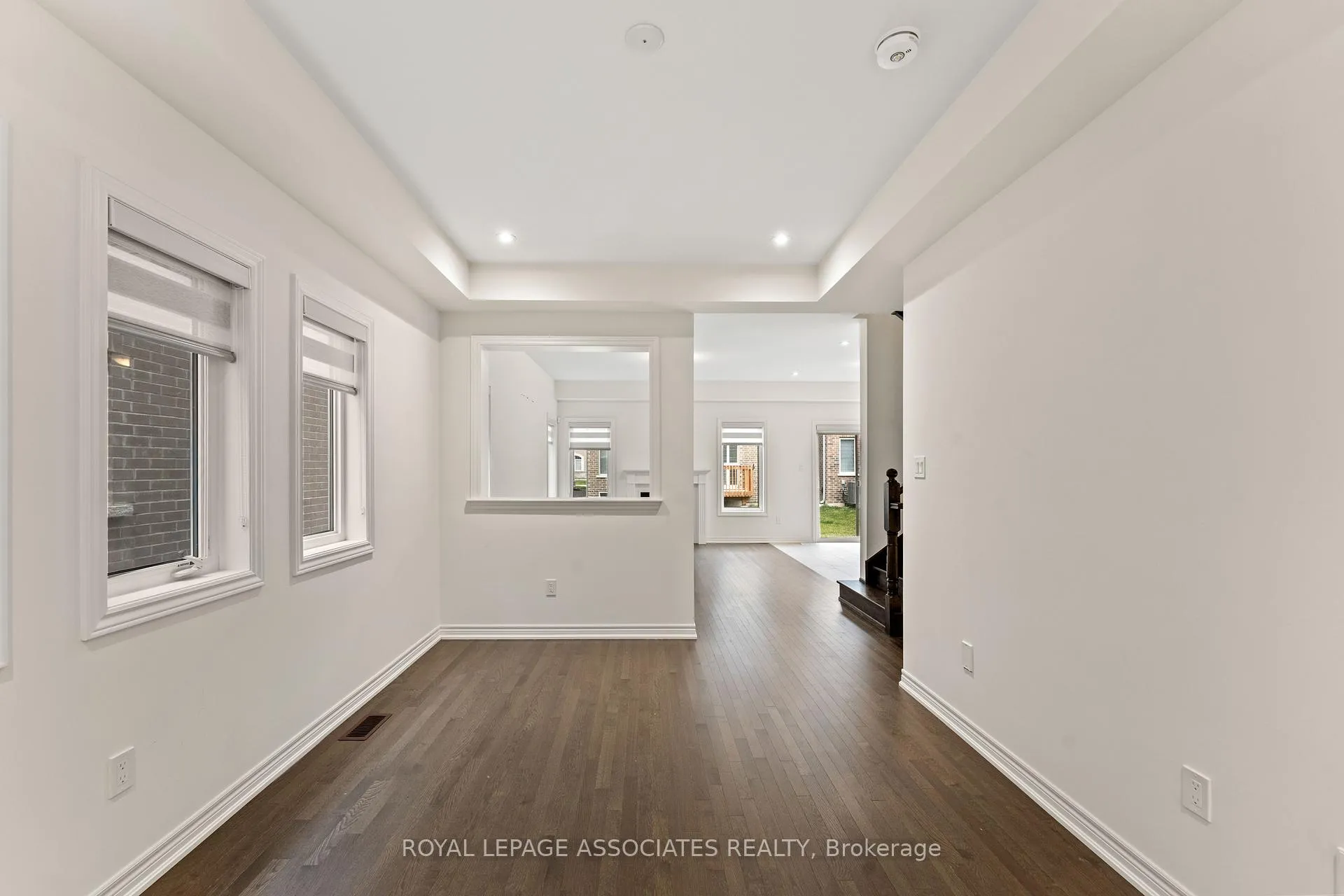 Photo 2 of 3909 Koenig Road E, Burlington, Alton — HOMEH