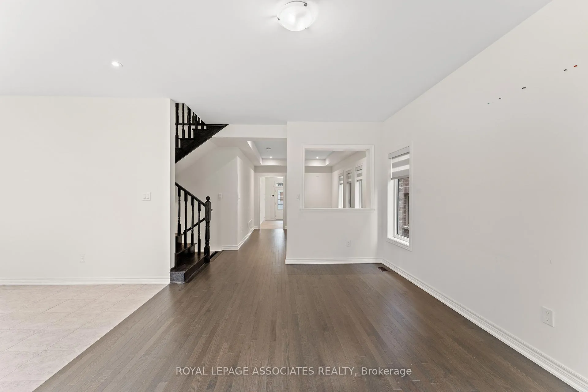 Photo 8 of 3909 Koenig Road E, Burlington, Alton — HOMEH